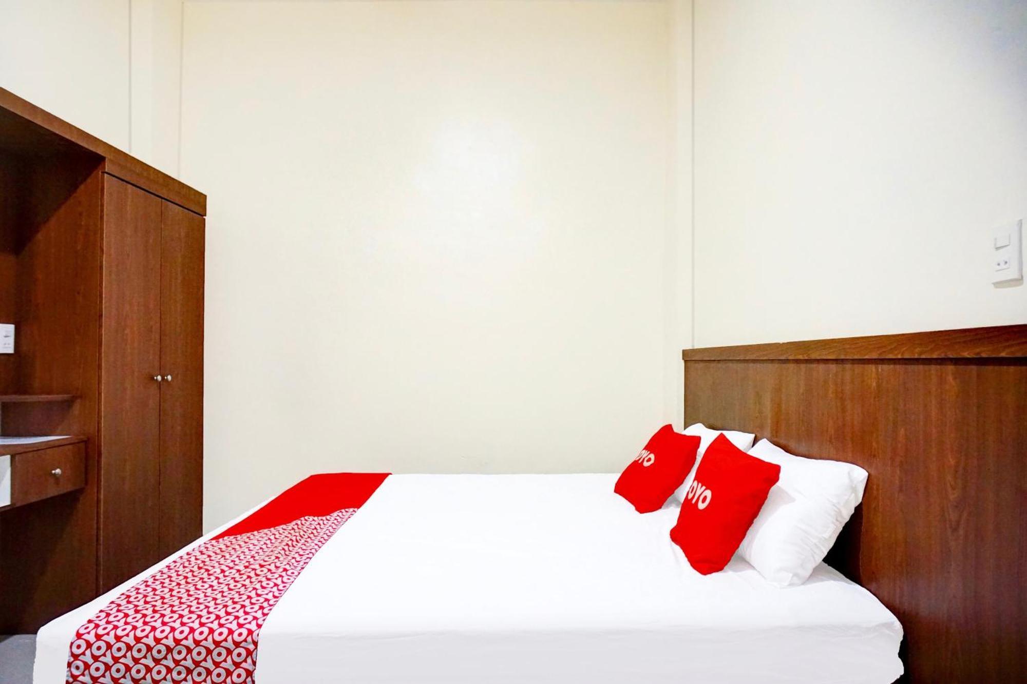 Oyo 94105 P&g Hotel