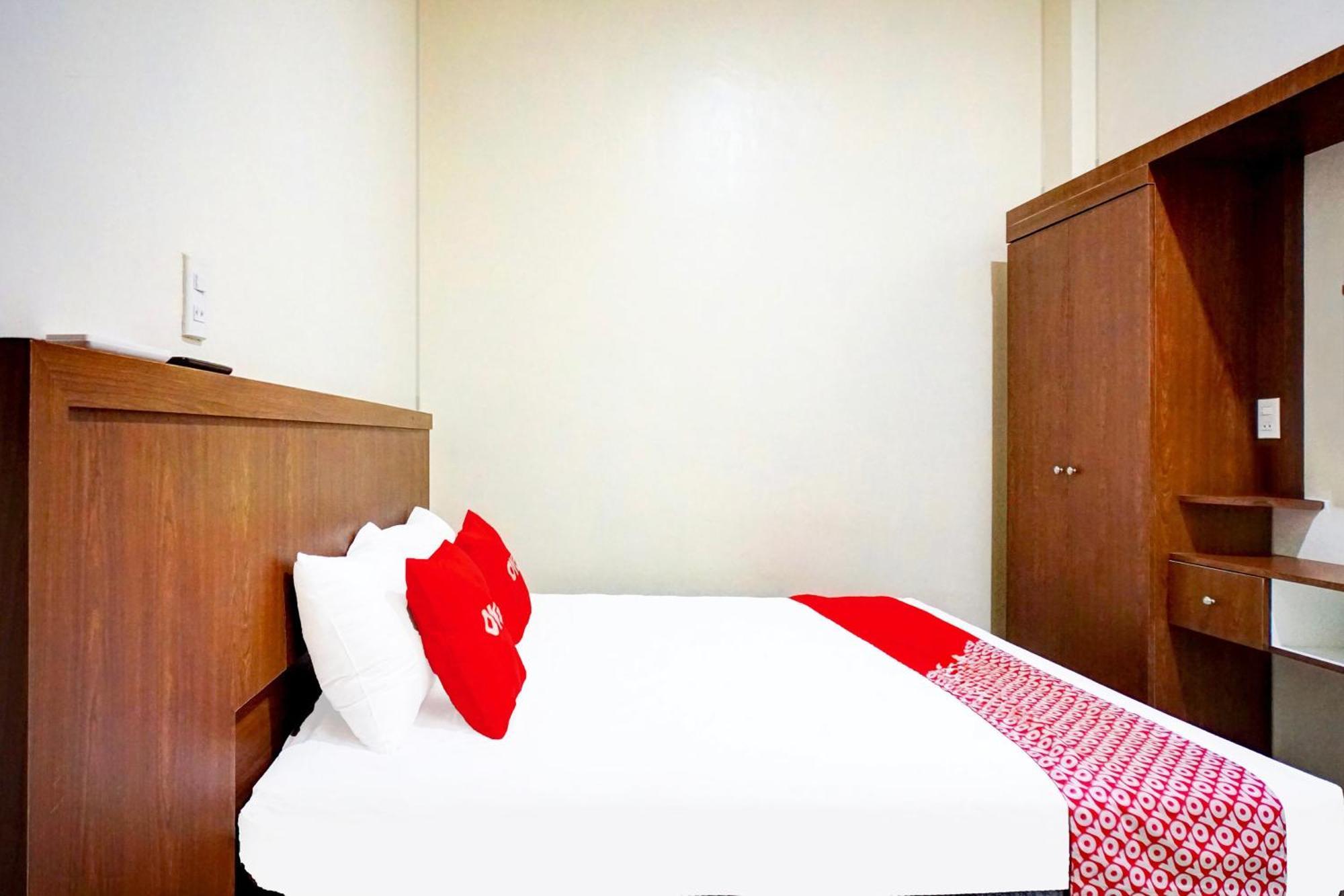 Oyo 94105 P&g Hotel